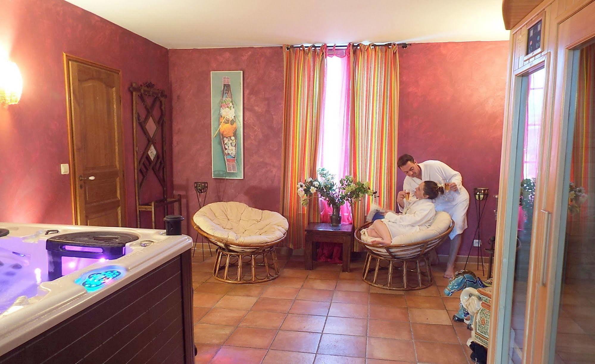 Les Roses De Montherlant Dış mekan fotoğraf